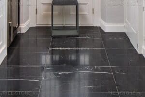 Мраморный пол Nero Marquina