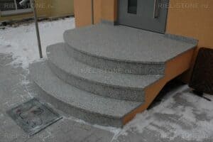 Ступени из гранита для крыльца Platinum Pearl
